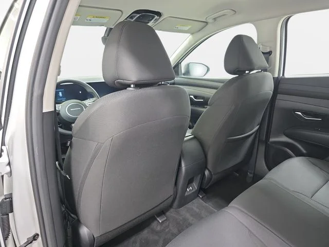 Used 2025 White Hyundai SE image 12