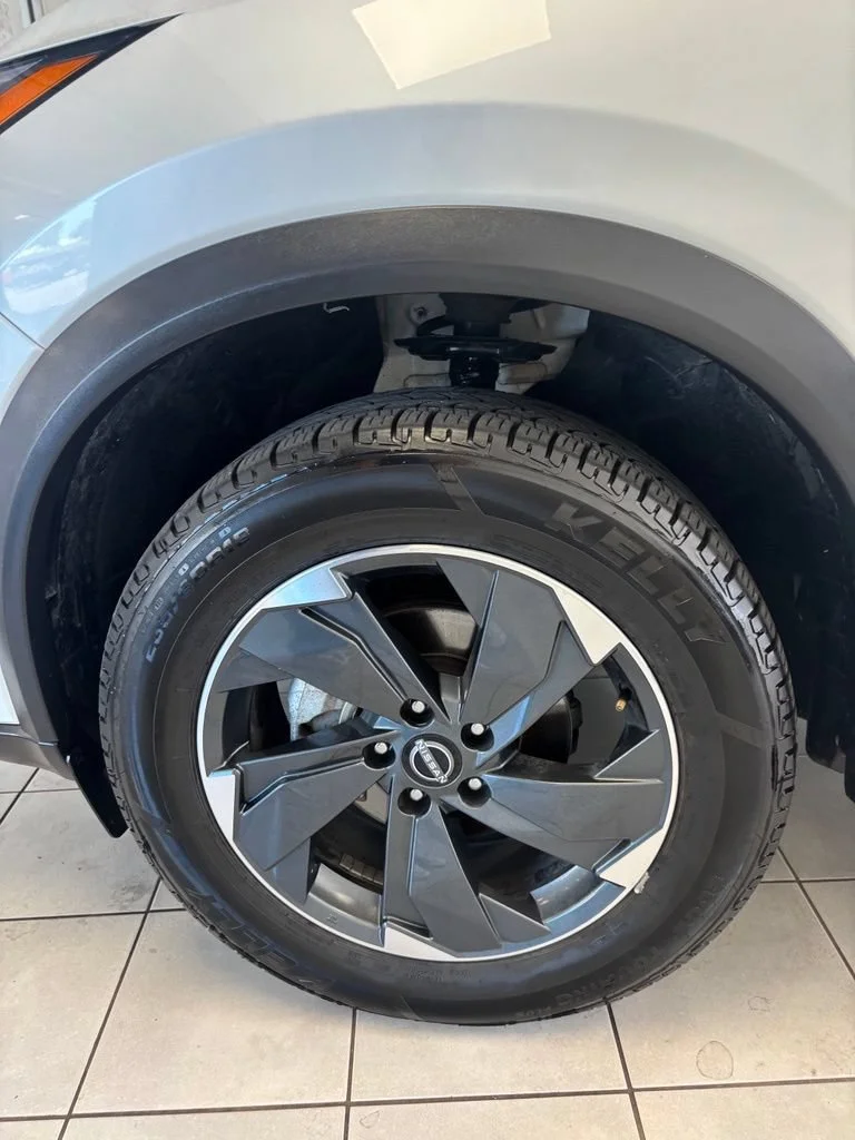 2024 Nissan Rogue SV - Photo 25