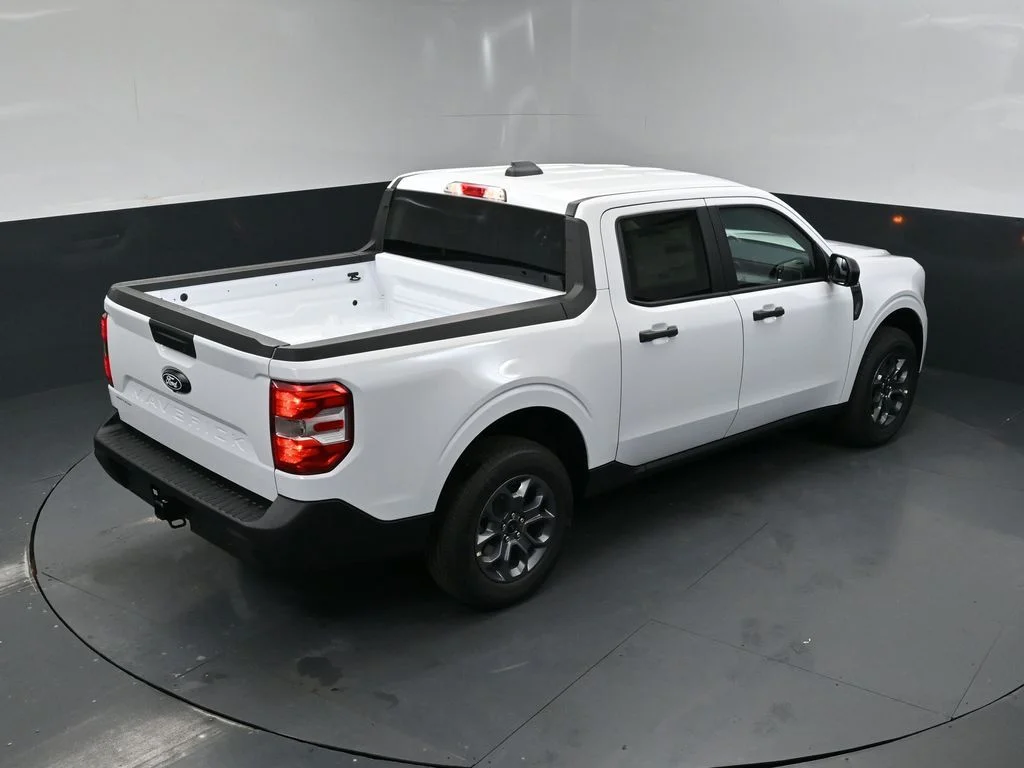New 2026 White Ford XLT image 38