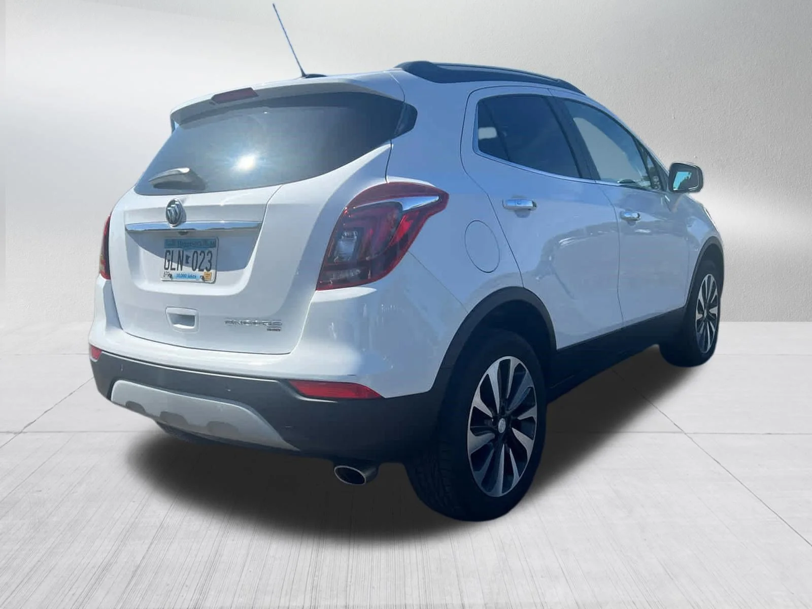 Used 2021 Summit White Buick Preferred image 7