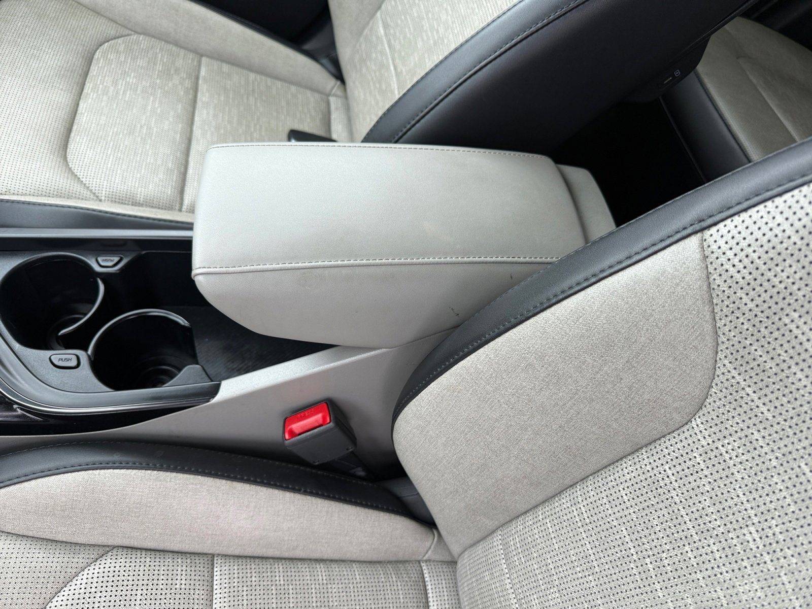 Used 2023 Snow White Pearl Kia Wave image 14