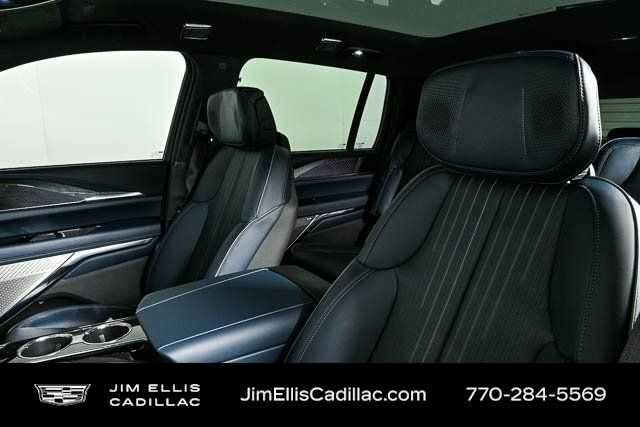 2025 Cadillac Escalade IQ Luxury 2 - Photo 8