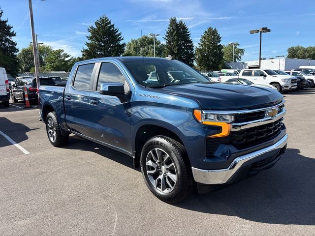 Used 2022 Blue Chevrolet LT image 5