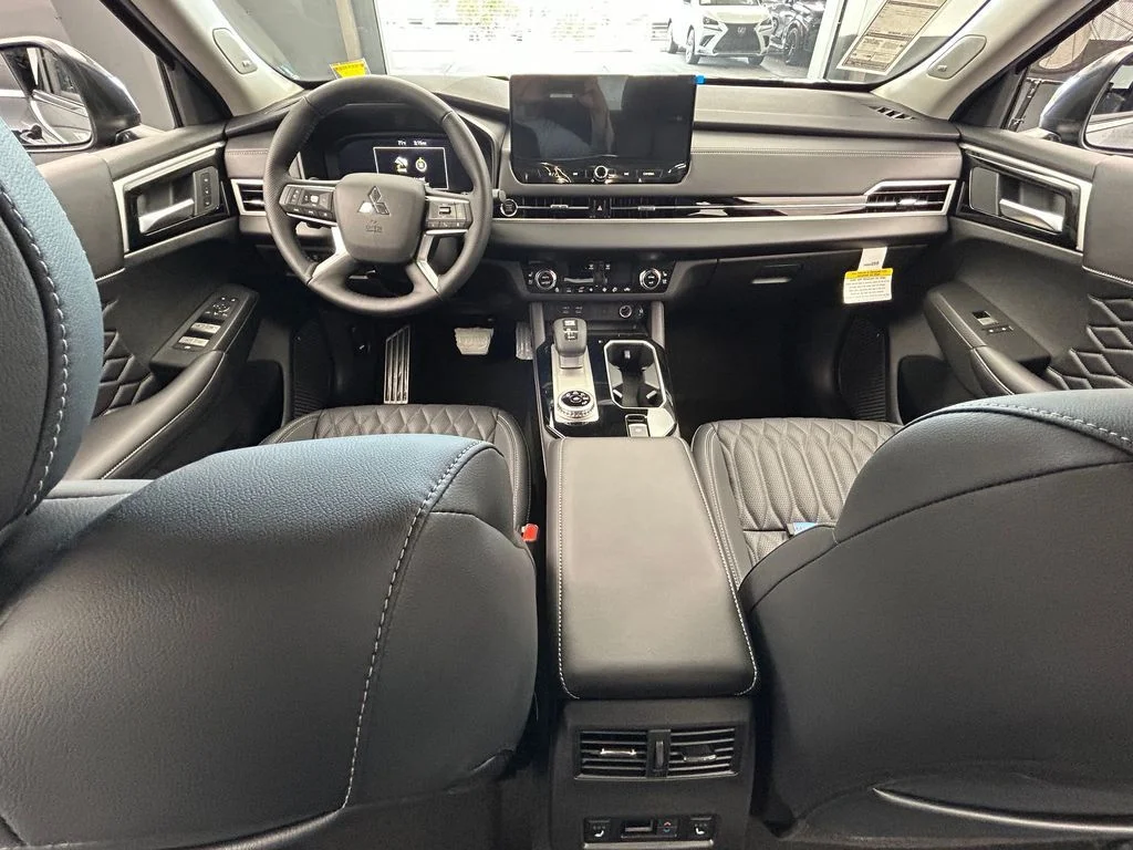 New 2026 Gray Mitsubishi SEL image 43