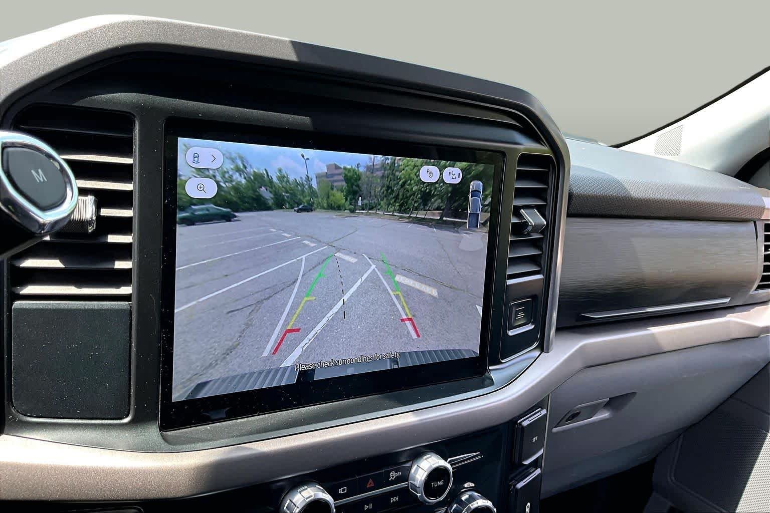 Used 2025 Agate Black Metallic Ford XLT image 26