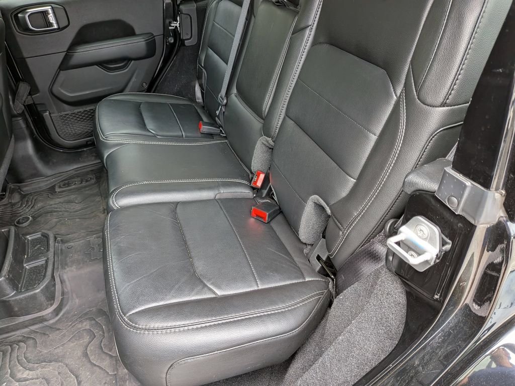 Used 2022 Black Jeep Unlimited Sahara image 25