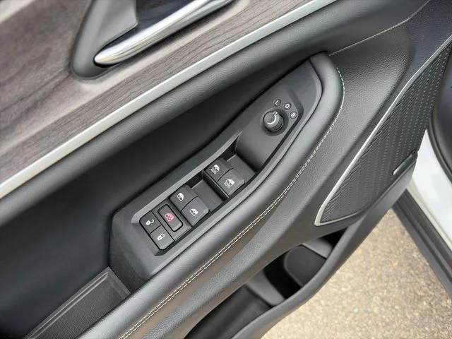 Used 2024 Silver Zynith Jeep Limited image 19