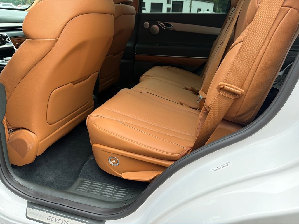 New 2026 White Genesis 2.5T Prestige image 21