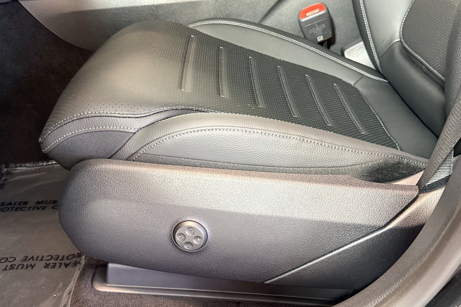 New 2026 Graphite Grey Metallic Mercedes-Benz GLC 300 image 17