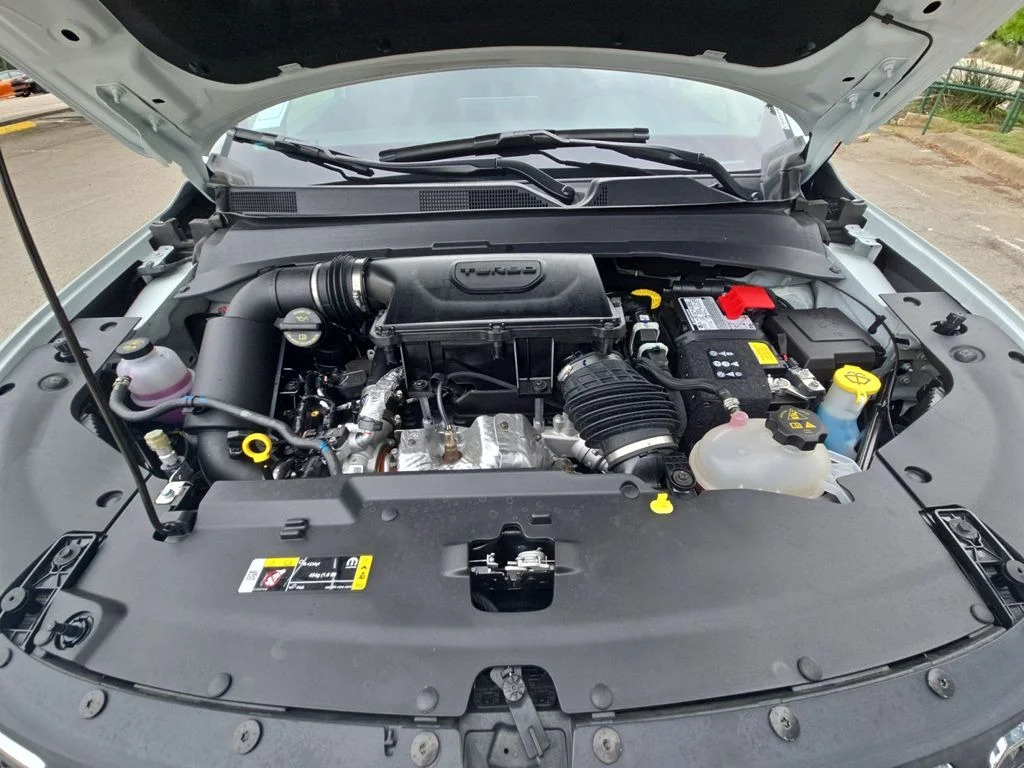 Used 2026 White Jeep Latitude image 20