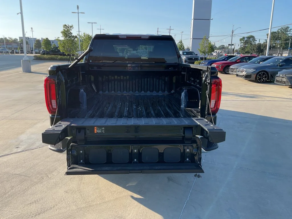 Used 2025 Black GMC SLT image 9