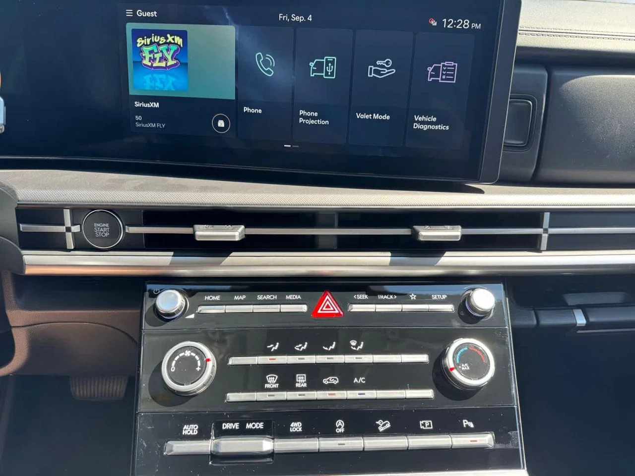 New 2027 Silver Hyundai SE AWD image 15