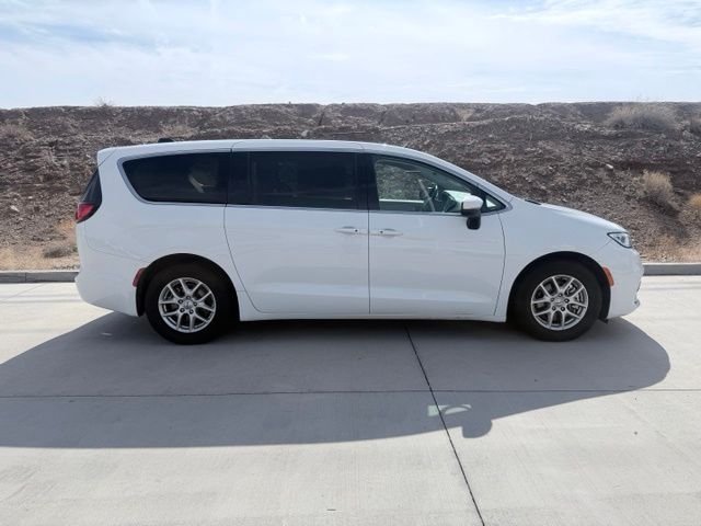 Used 2023 White Chrysler Touring L image 4