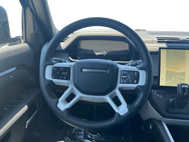 New 2026 Santorini Black Land Rover X-Dynamic SE image 13