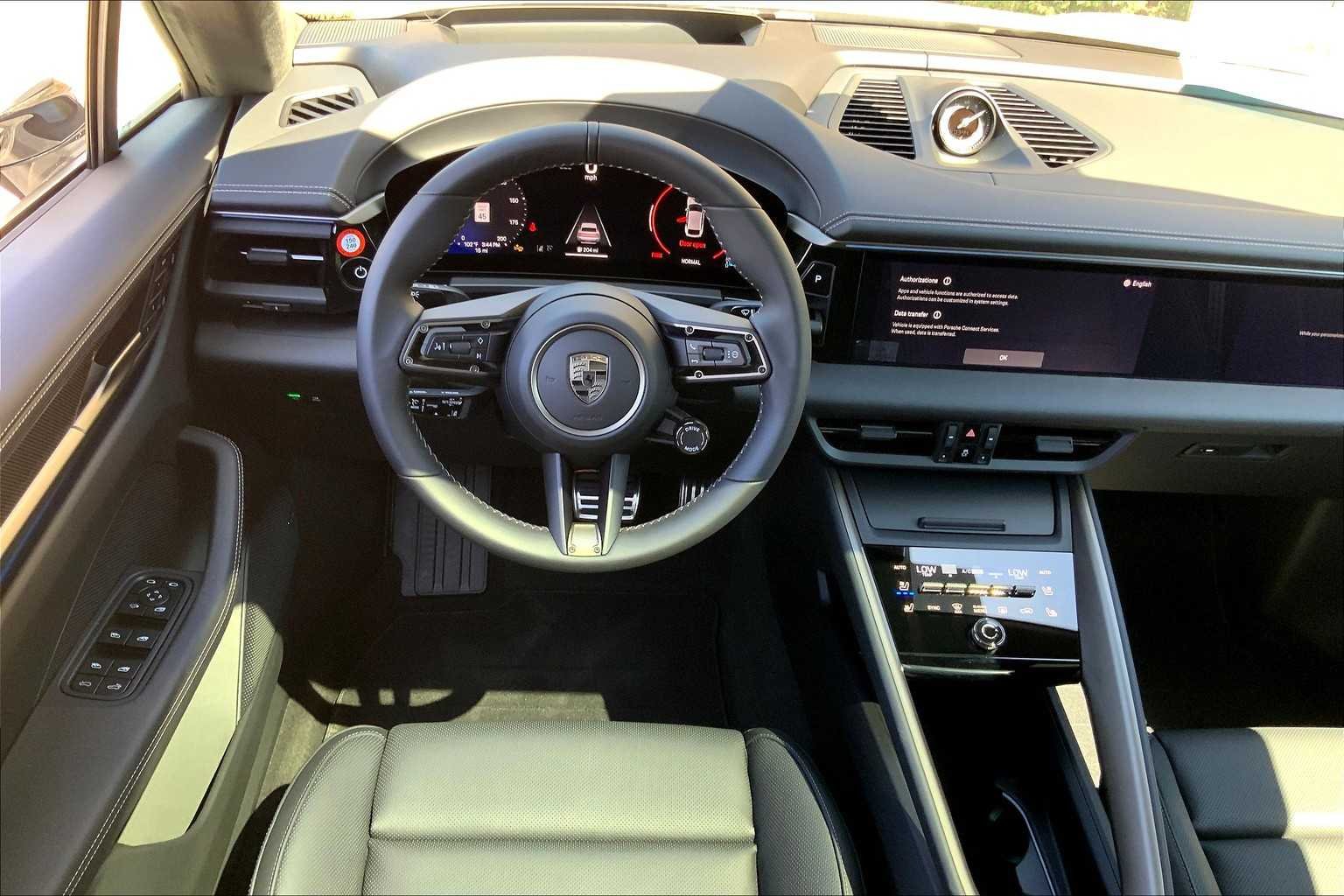 2025 Porsche Macan Turbo Electric - Photo 15