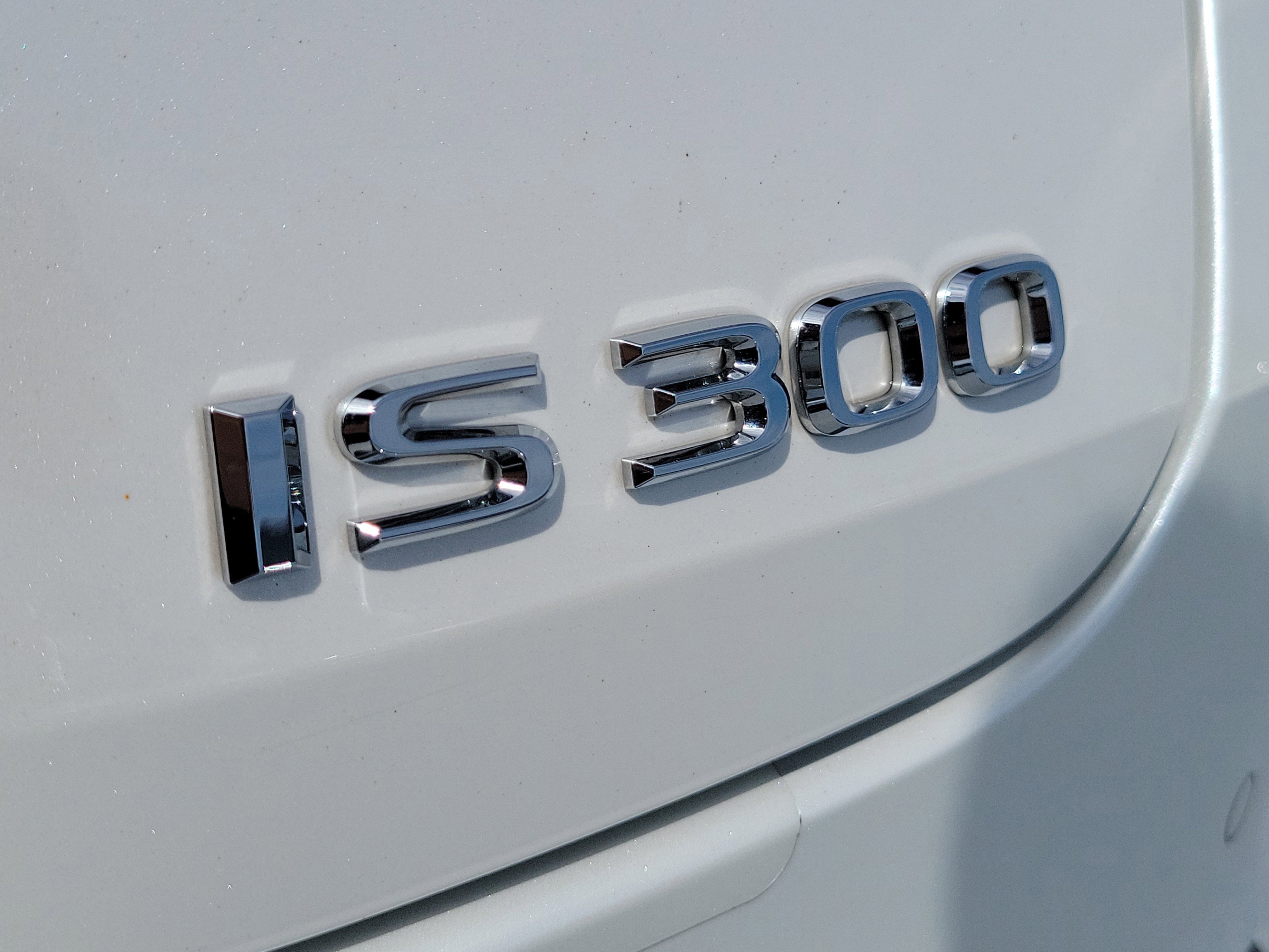 Used 2024 White Pearl Lexus 300 image 8