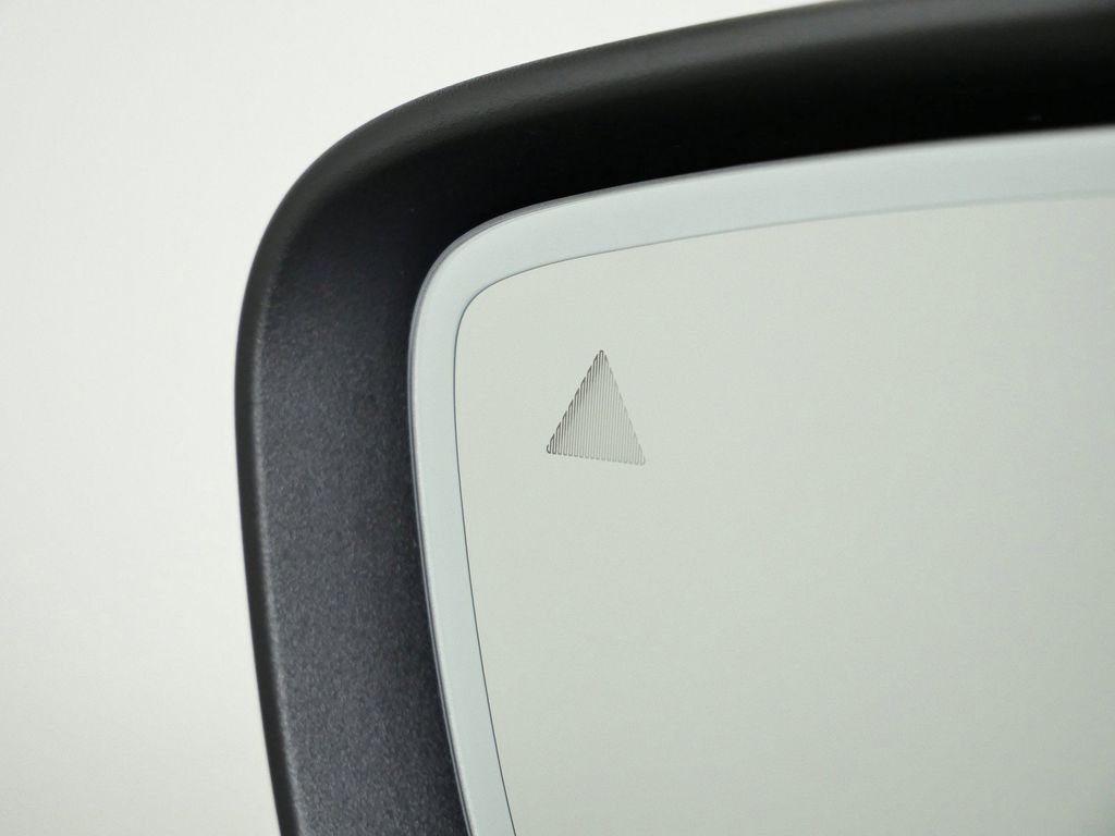 Used 2026 Skyscraper Grey Metallic BMW 330i xDrive image 37