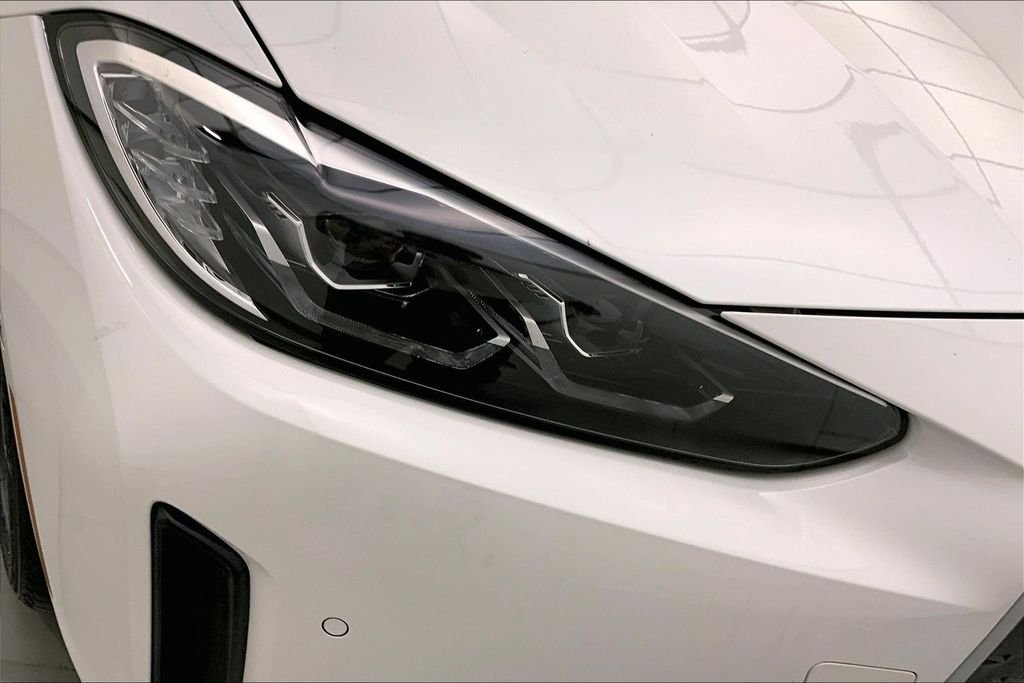 Used 2023 Mineral White Metallic BMW  image 27