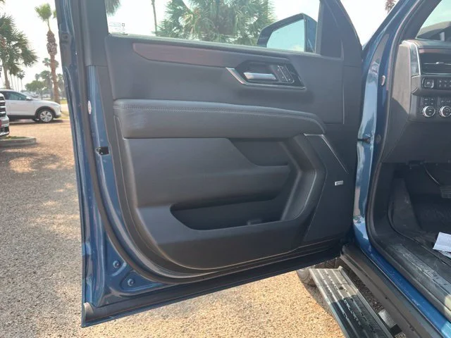 2026 GMC Yukon Denali - Photo 14