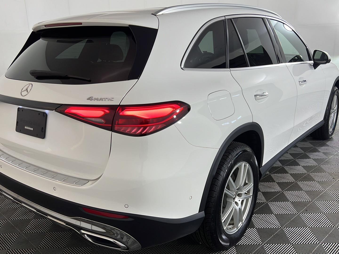 Certified Used 2023 Polar White Mercedes-Benz GLC 300 image 5