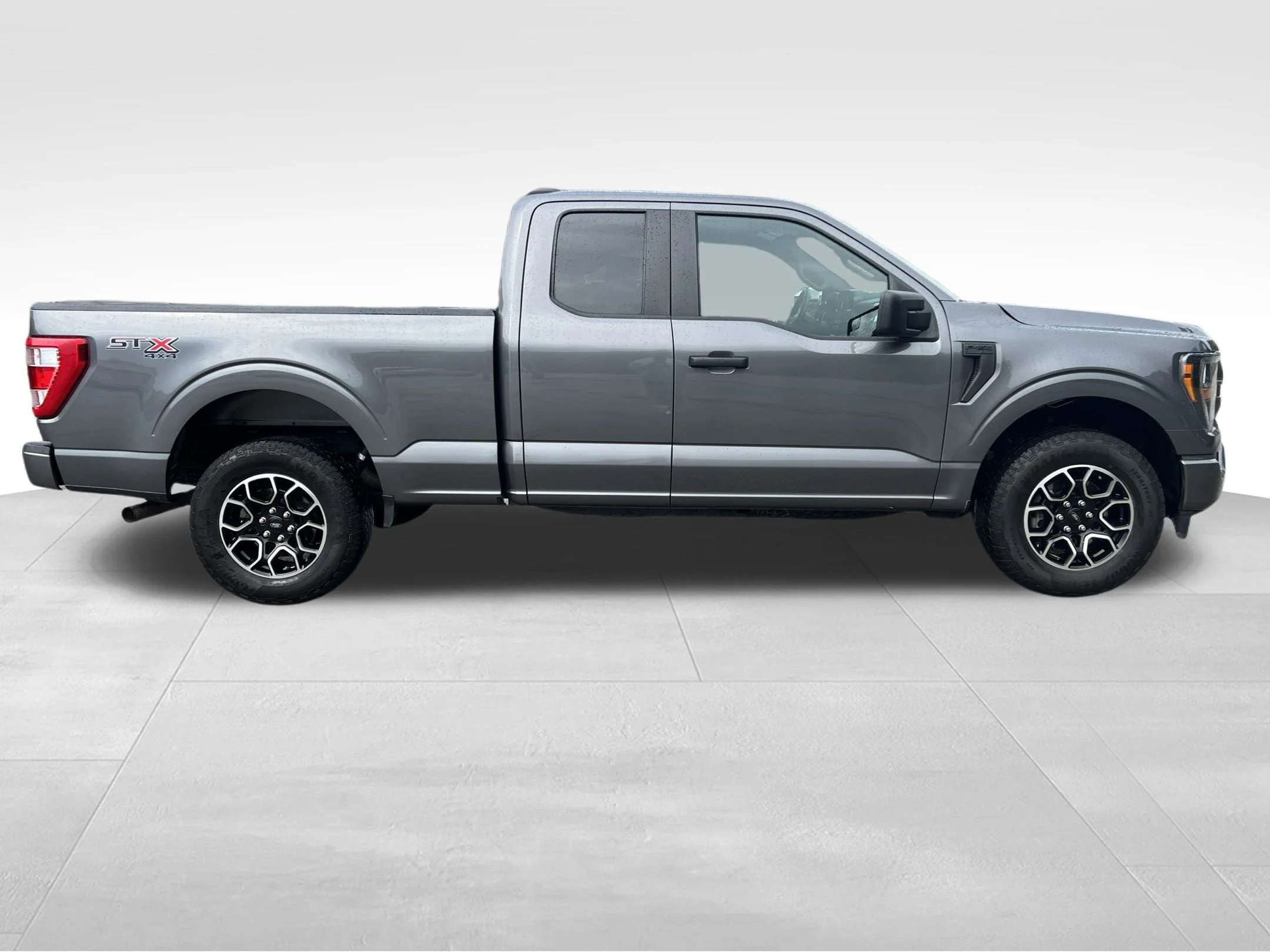 Used 2023 Gray Ford XL image 5