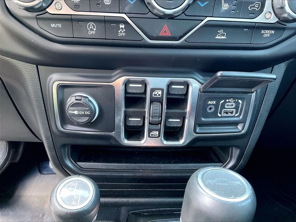 Used 2023 Black Jeep Overland image 12