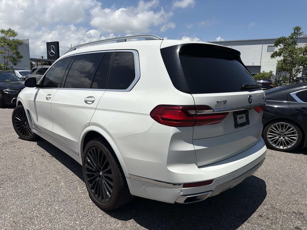 Used 2021 White BMW xDrive40i image 5