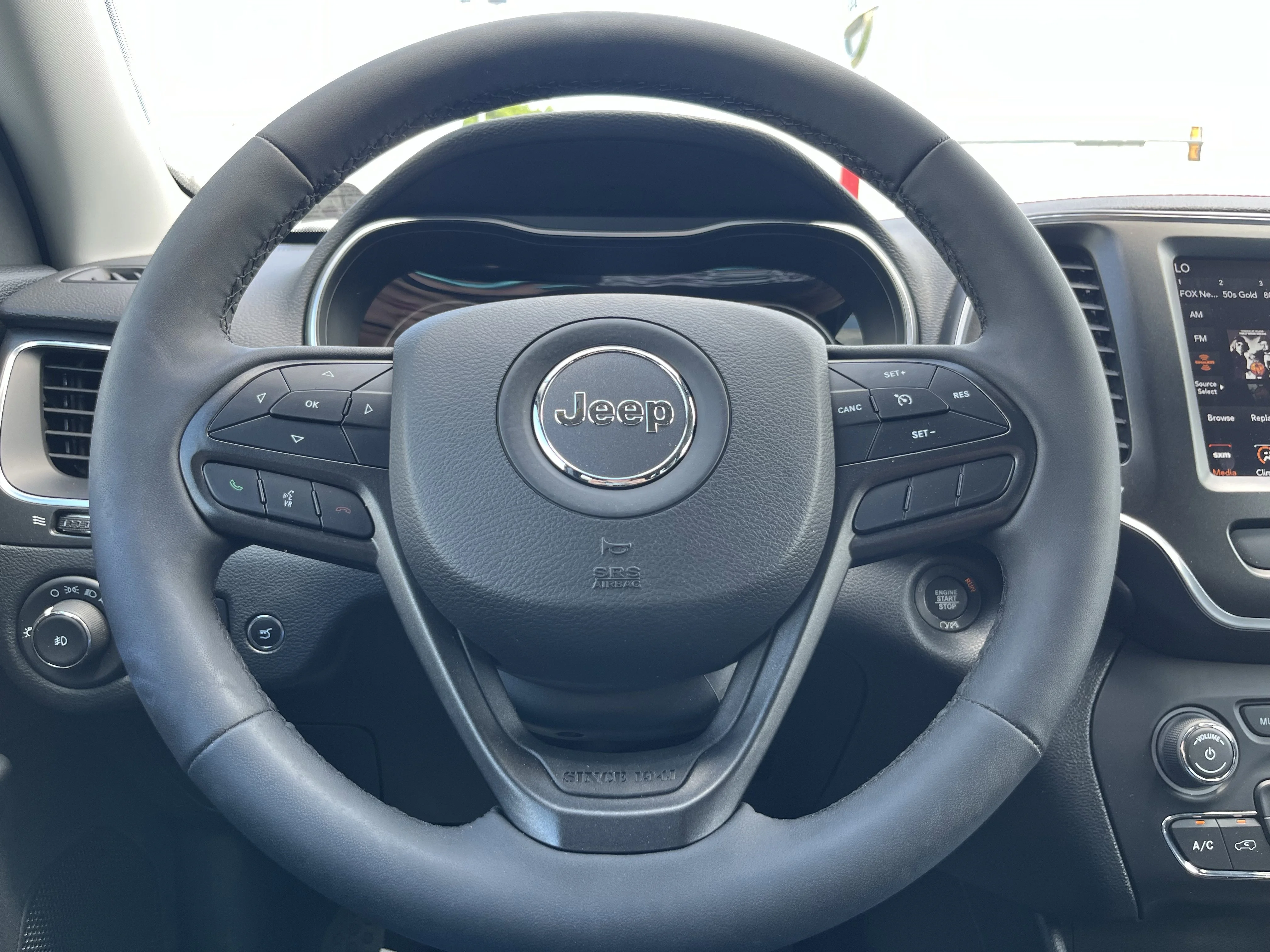 Used 2022 Gray Clearcoat Jeep Trailhawk image 25