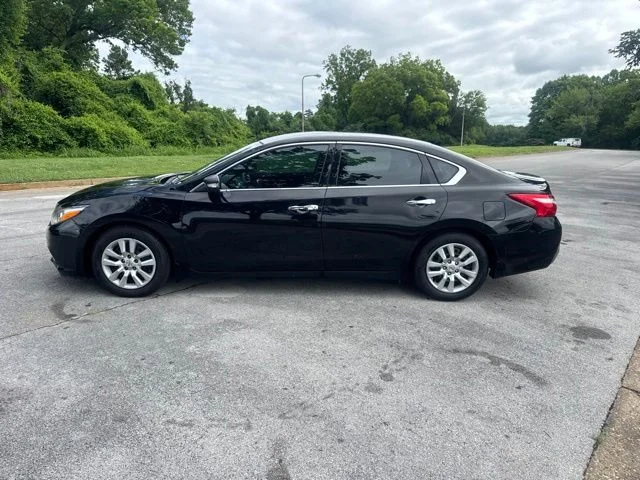 Used 2017 Black Nissan 2.5 S image 4