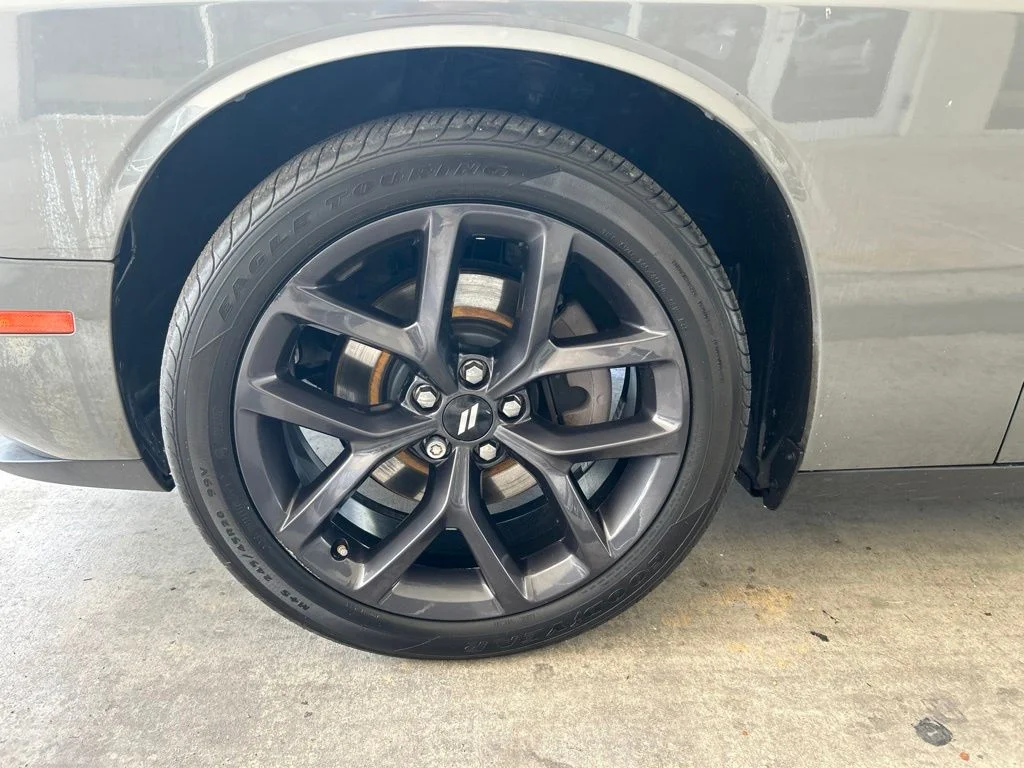 Used 2019 Gray Dodge SXT image 15