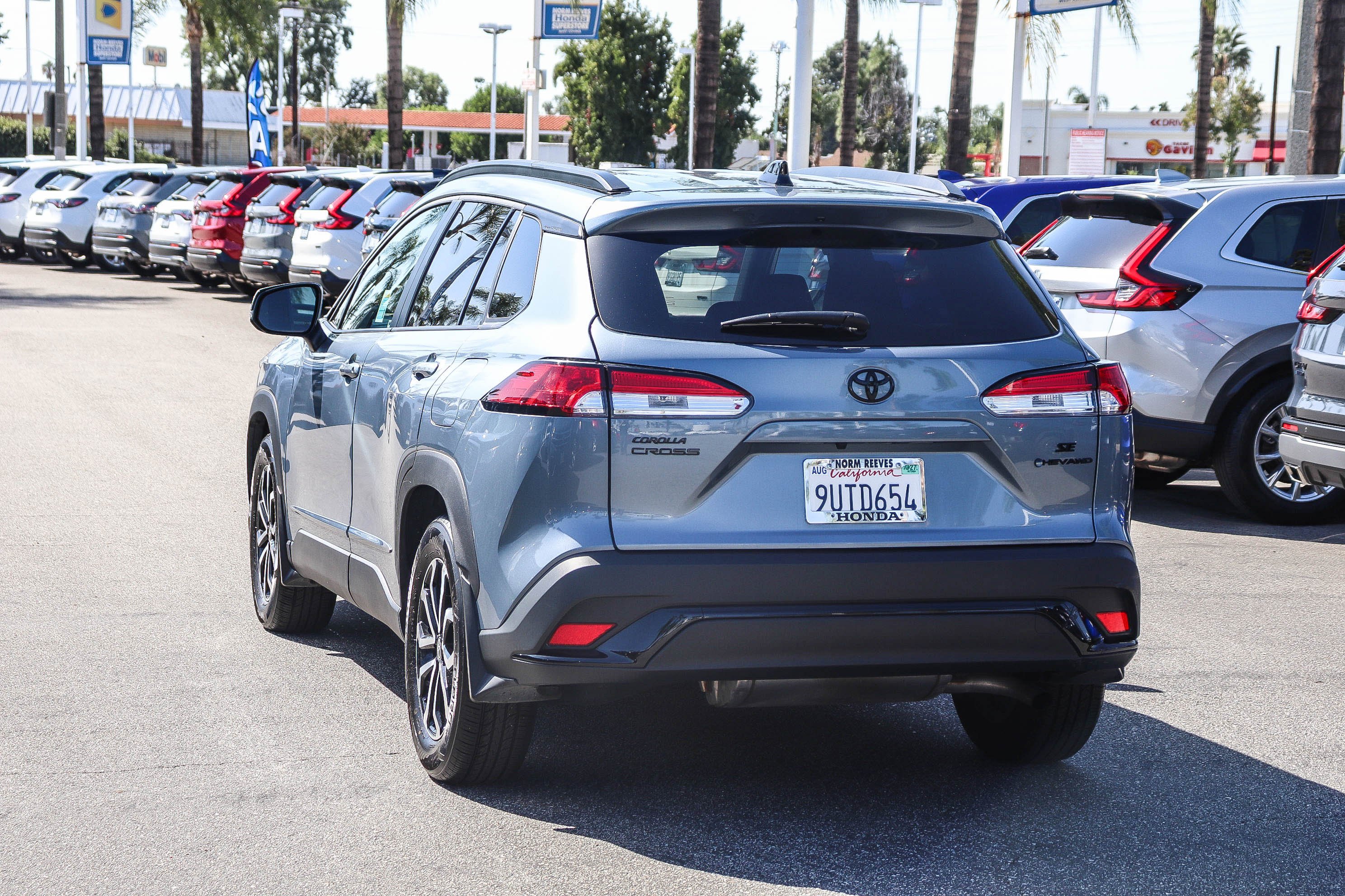 Used 2025  Toyota  image 13