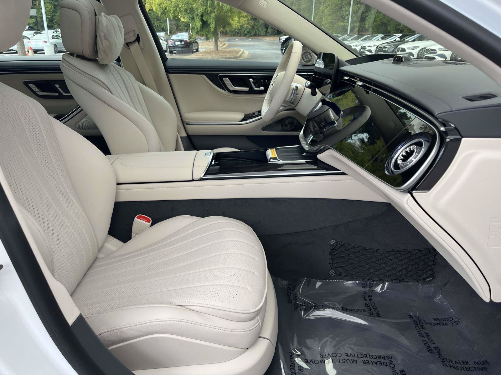 New 2027 MANUFAKTUR Moonlight White Metallic Mercedes-Benz S 500 4MATIC® Sedan image 47