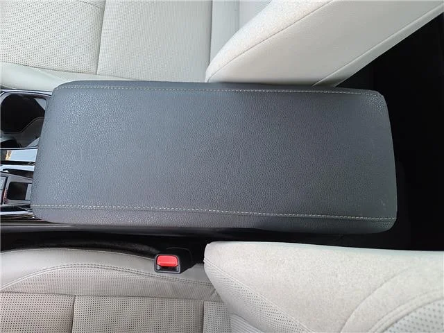 Used 2025 Heavy Metal Toyota XLE image 15