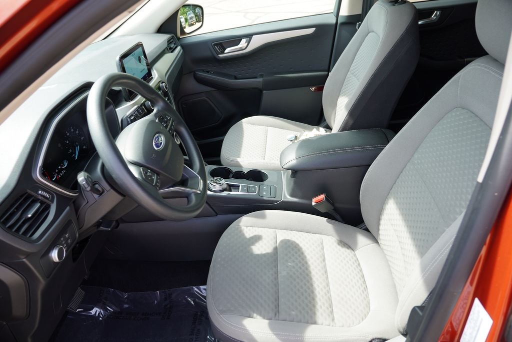 Used 2020 Sedona Orange Metallic Ford SE image 15