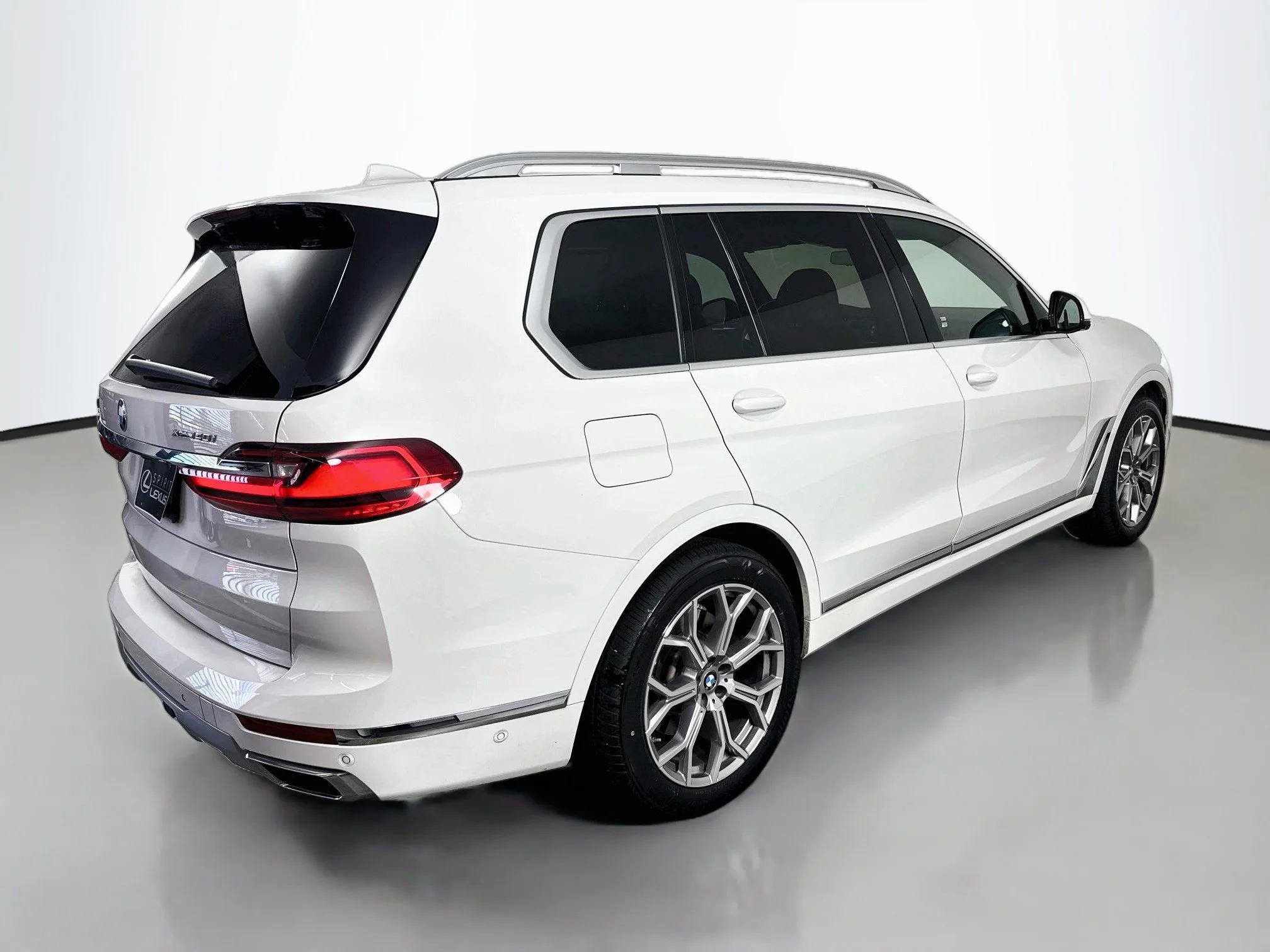 Used 2021 Alpine White BMW xDrive40i image 7