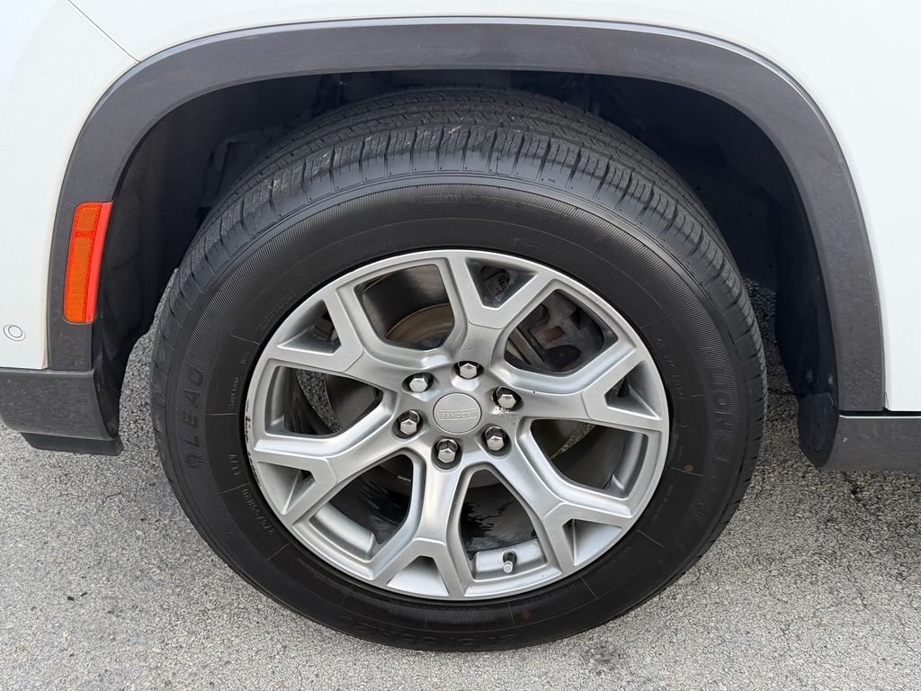 Used 2022 White Jeep Series II image 21