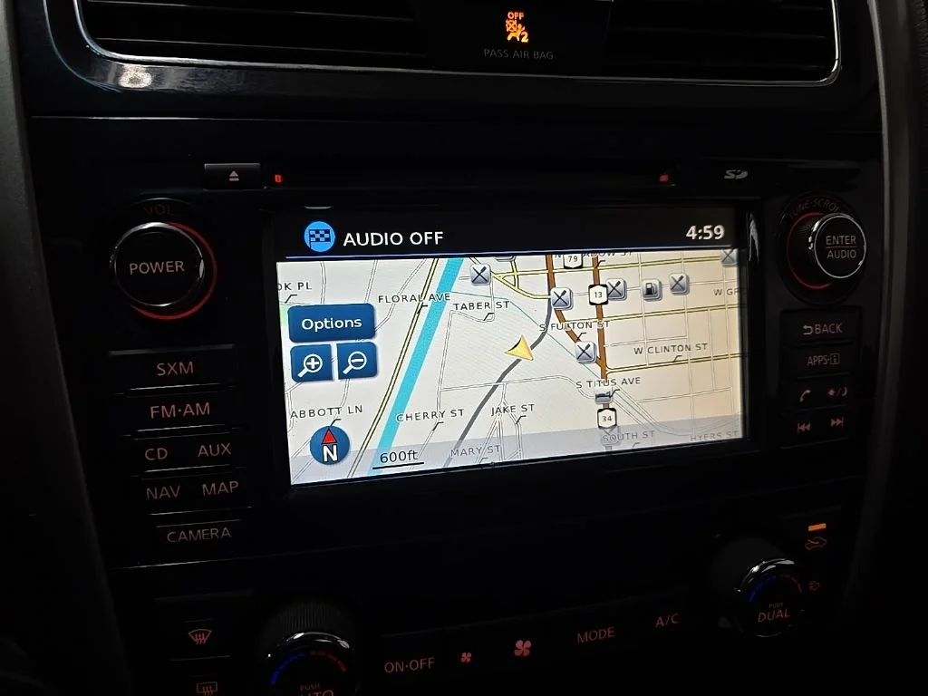 Used 2015 Red Nissan 3.5 SL image 25