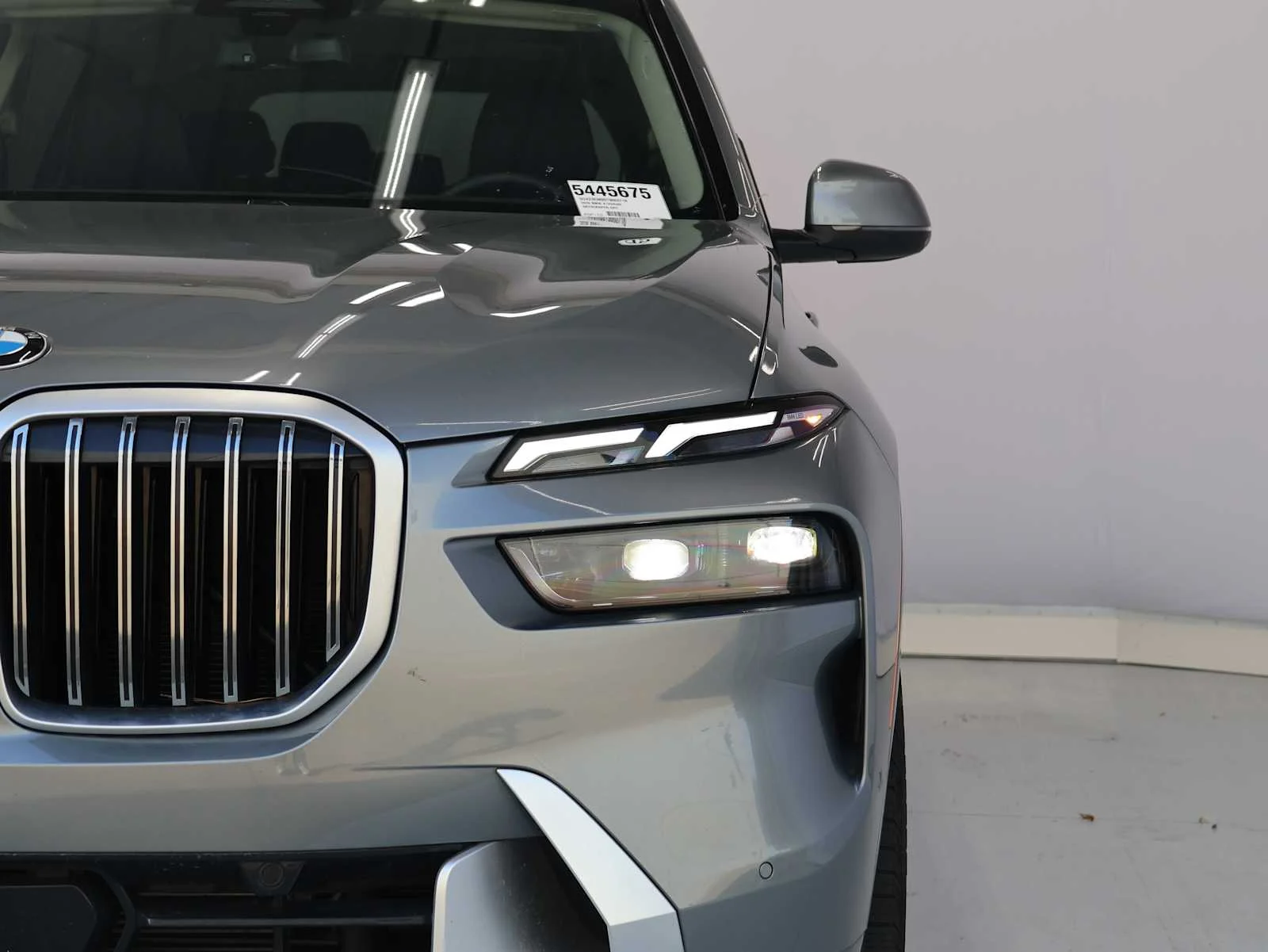 Used 2026 Skyscraper Grey Metallic BMW xDrive40i image 5