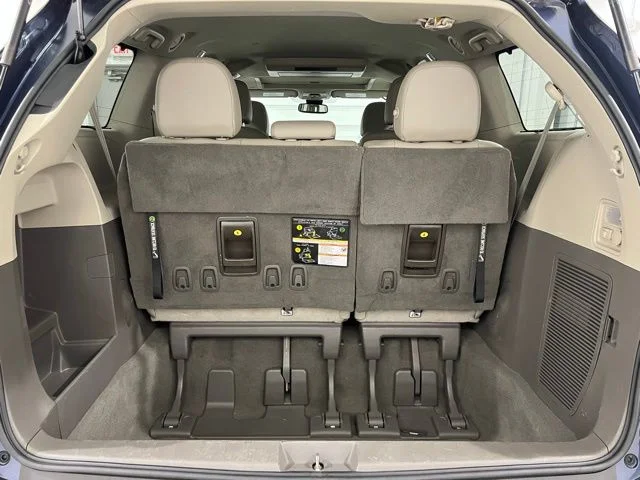2019 Toyota Sienna XLE - Photo 24