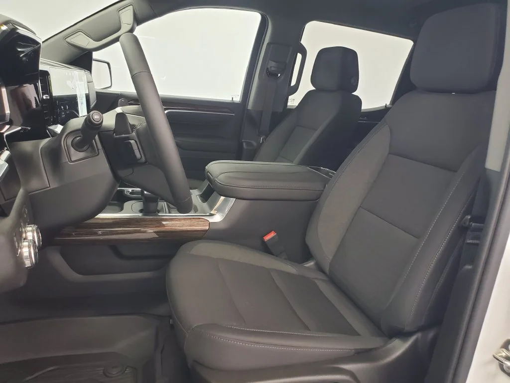 New 2026 Summit White GMC Elevation image 5