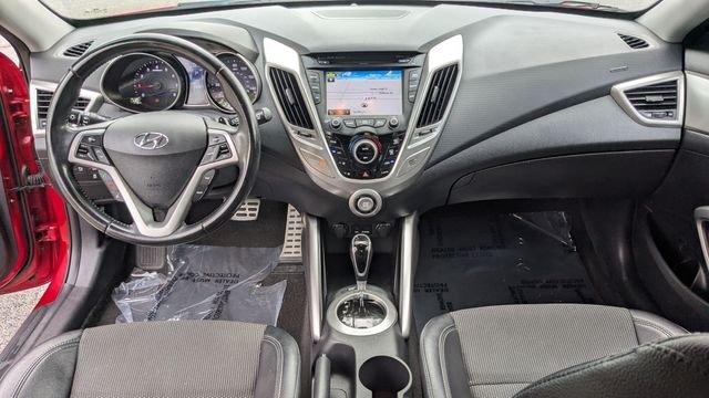 2015 Hyundai Veloster Base - Photo 25