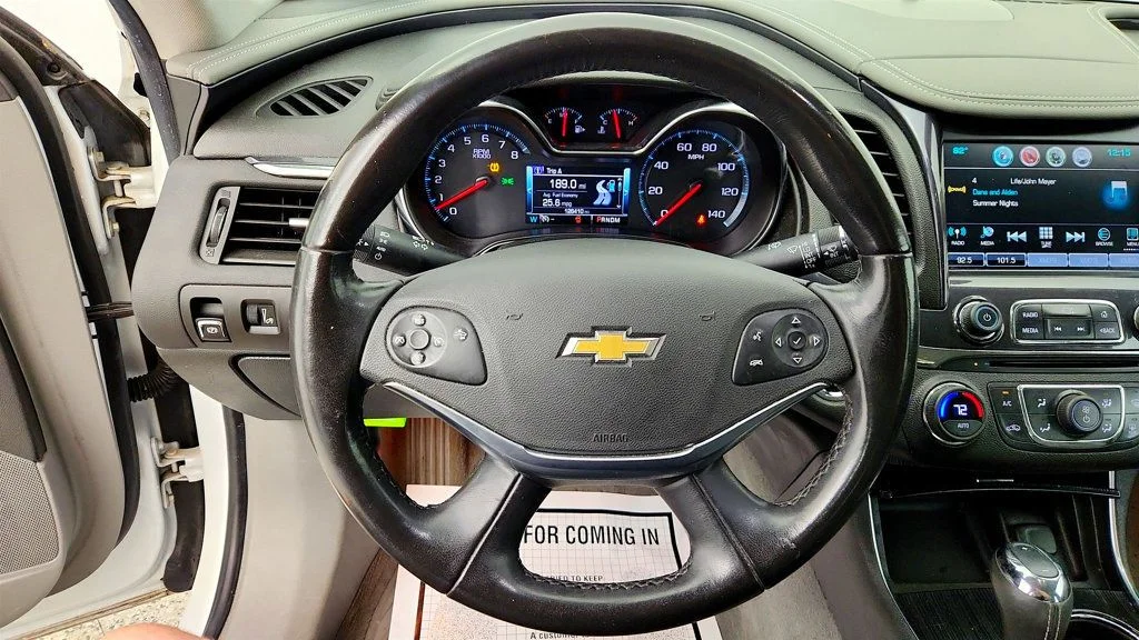 Used 2016 Iridescent Pearl Tricoat Chevrolet 4dr Sedan LTZ w/2LZ image 13
