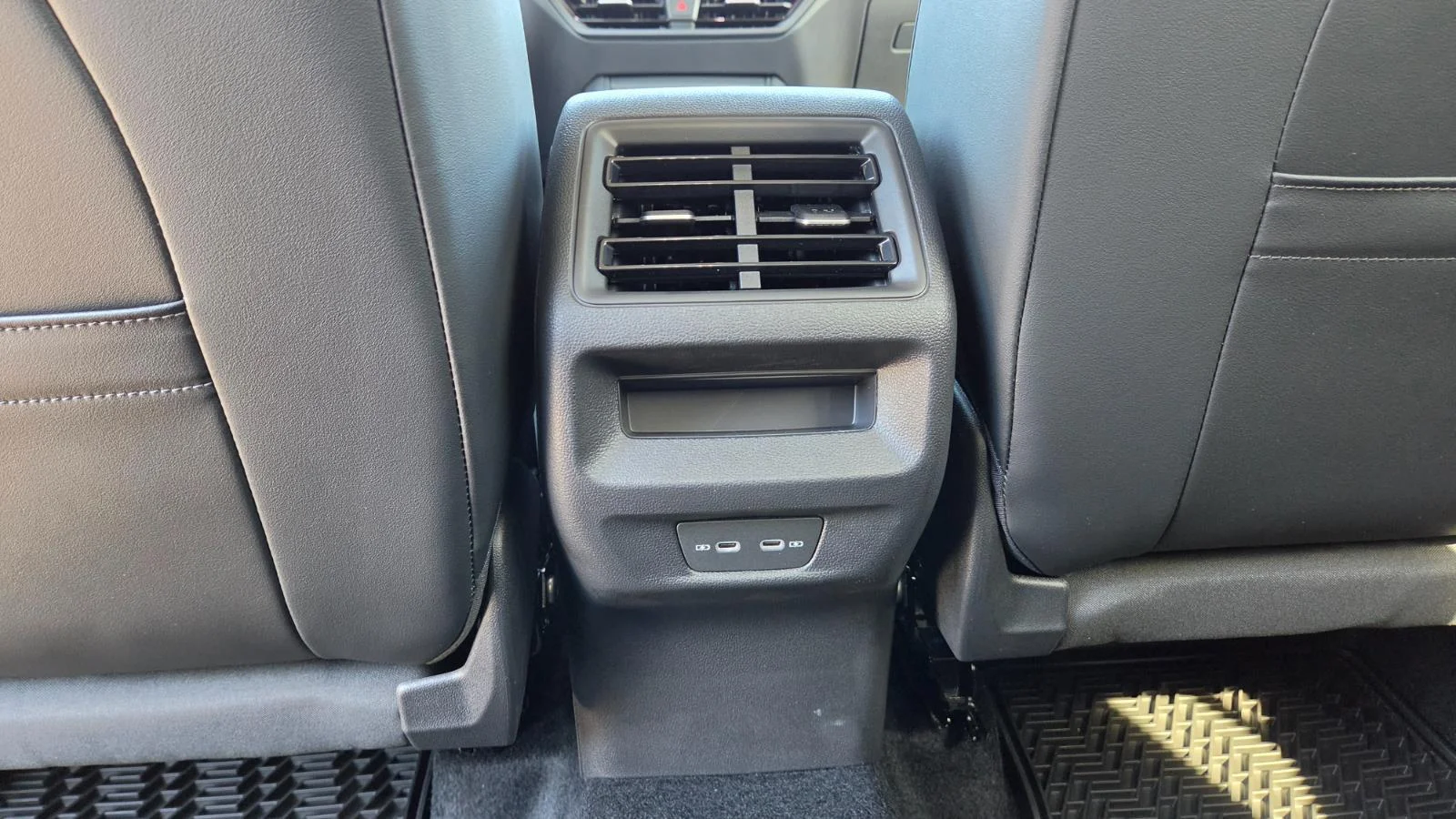 New 2026 Platinum Gray Metallic Volkswagen SE image 41