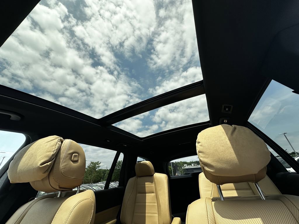 New 2026 MANUFAKTUR Alpine Grey Mercedes-Benz GLS 450 image 34