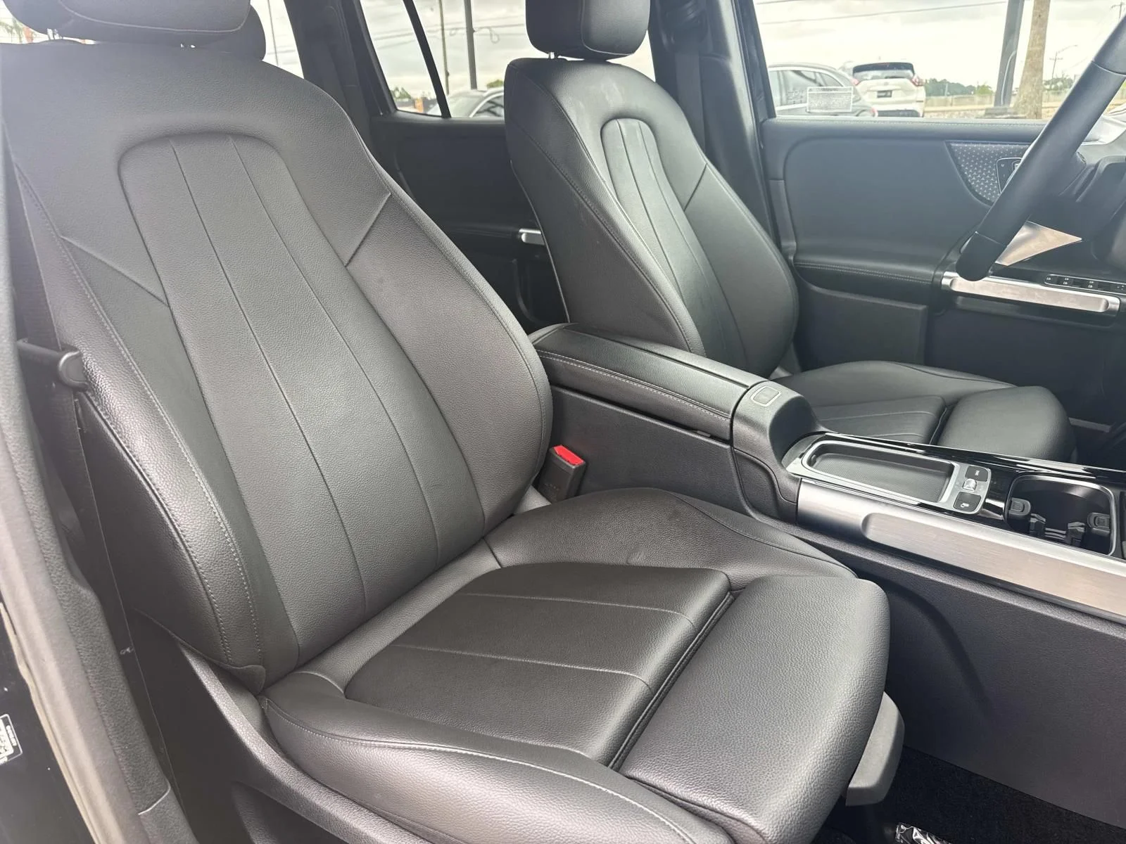 Certified Used 2025 Black Mercedes-Benz GLB 250 image 11