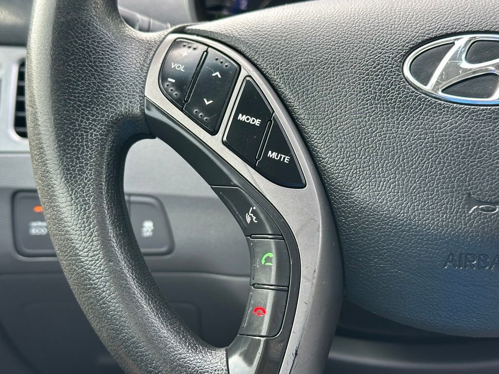 Used 2013 Blue Hyundai GLS image 25