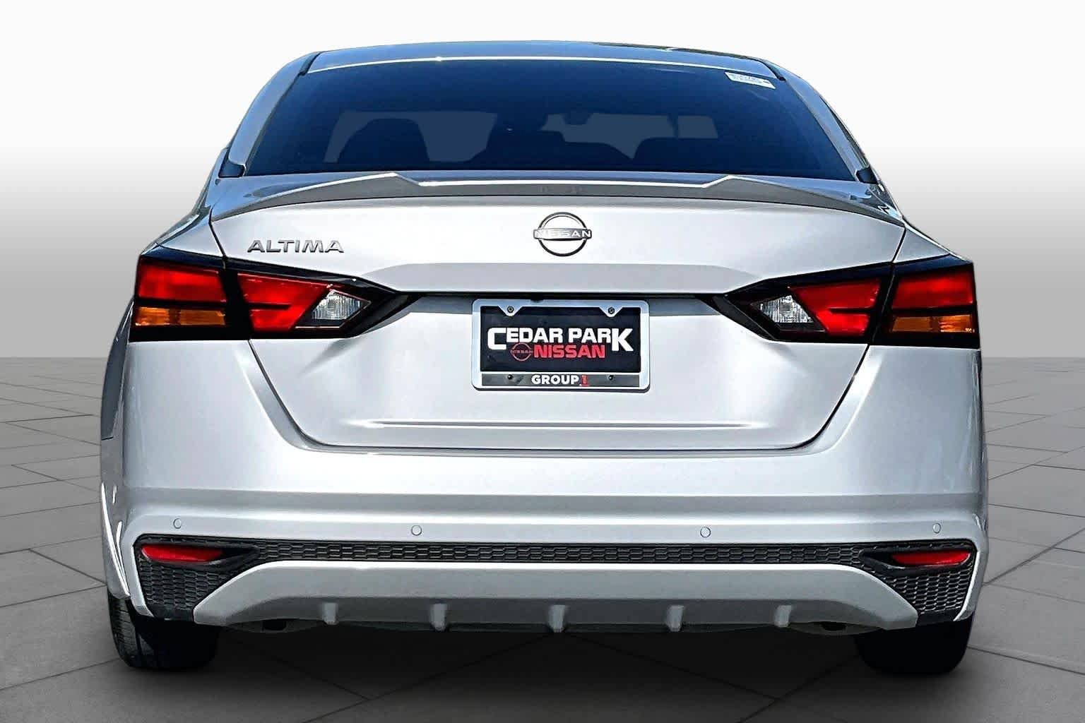 Used 2024 Brilliant Silver Metallic Nissan 2.5 S image 5