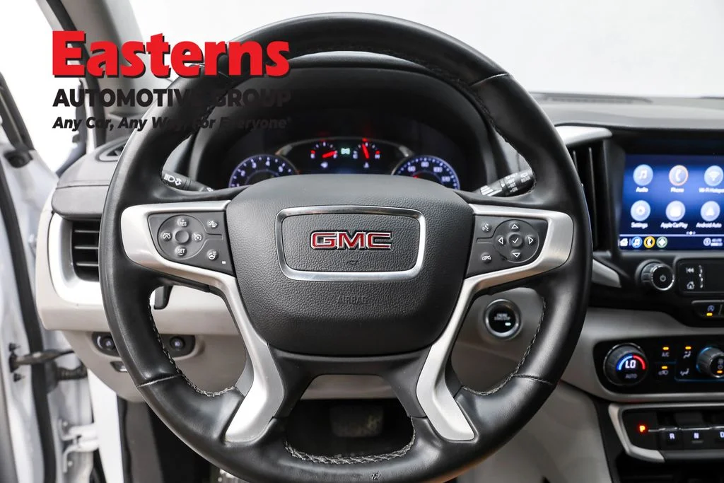 Used 2023 White GMC SLT image 10