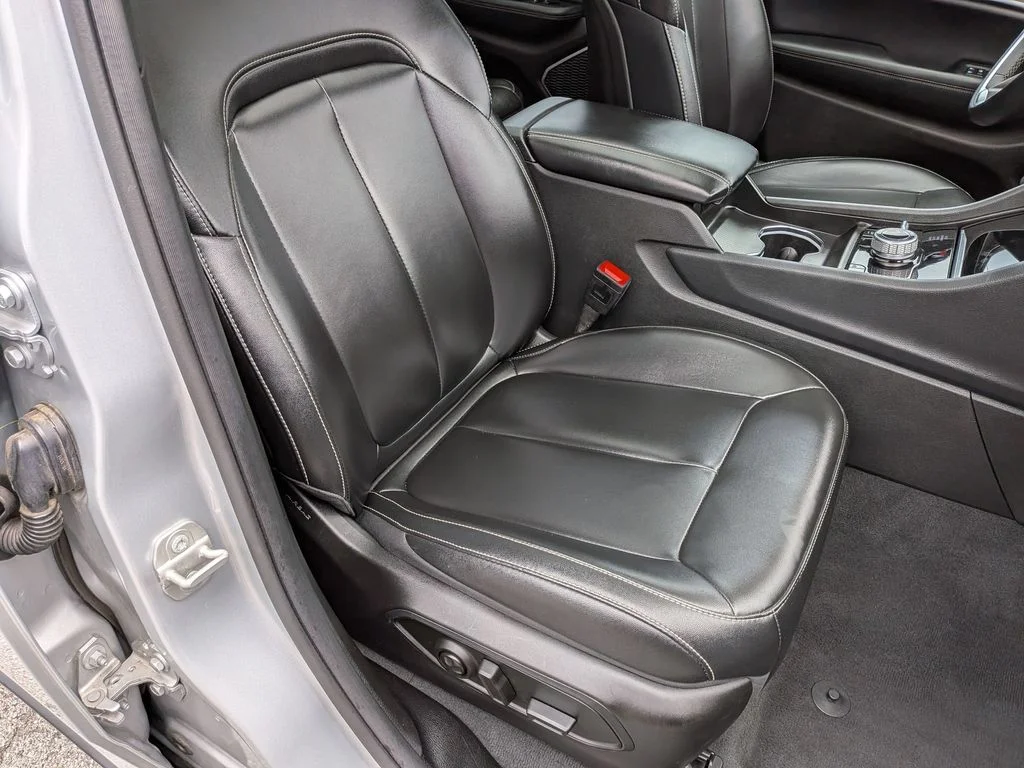 Used 2024 Silver Jeep 4xe image 30