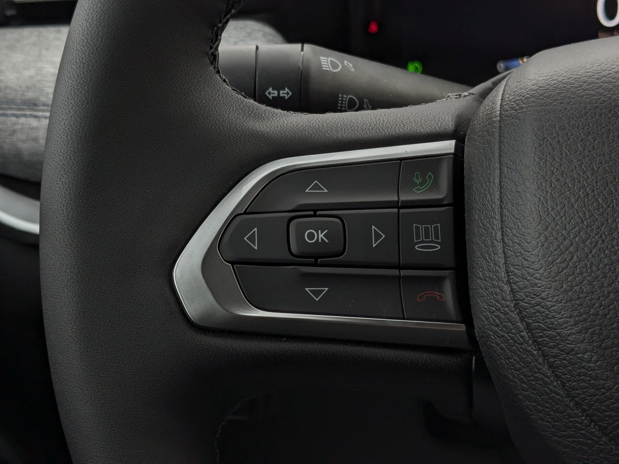 New 2025 Blue Jeep North - - AWD - 4.99% OAC - Driver Assistance Grp - Convenience Grp - 360 Cam & More! image 17
